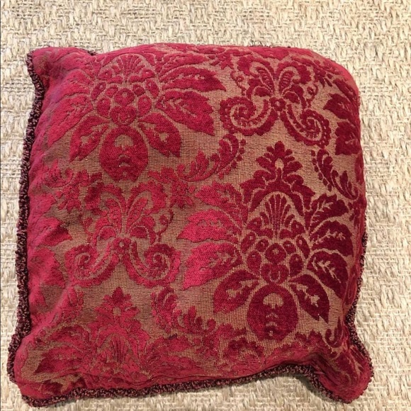 BELLA ROSE velvet accent pillow - Picture 13 of 13
